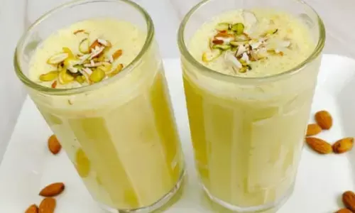 बादाम शेक रेसिपी: गर्मियों में ये ड्रिंक है रामबाण, हर घूंट देता है राहत बादाम शेक रेसिपी: गर्मियों में ये ड्रिंक है रामबाण, हर घूंट देता है राहत