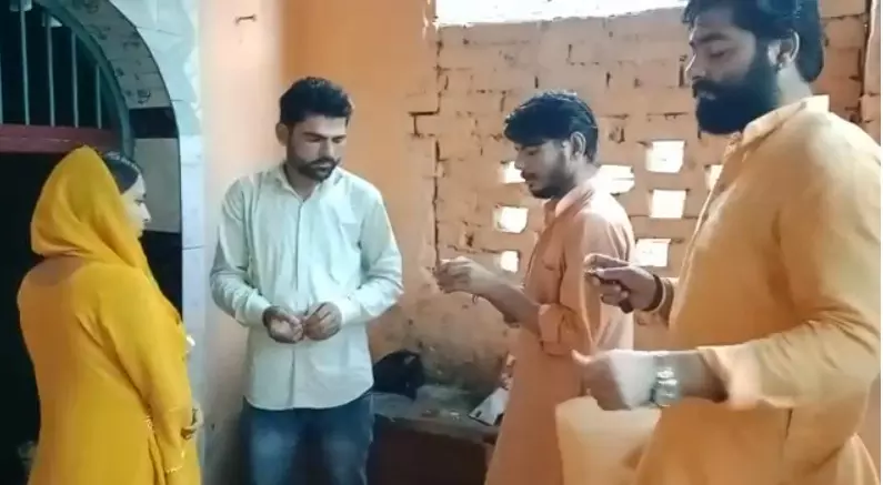 शाहनुम ने शालनी बन प्रेमी से मंदिर में शादी रचाई, मामला शामली जिला का है