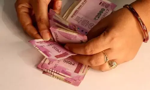 वित्त मंत्रालय ने 2000 रुपये के चलन से बाहर हुए नोटों को बदलने पर दिया बड़ा बयान वित्त मंत्रालय ने 2000 रुपये के चलन से बाहर हुए नोटों को बदलने पर दिया बड़ा बयान