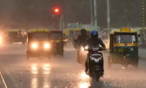 यमुना खतरे के निशान से नीचे पहुंचने के बाद दिल्ली में भारी बारिश, IMD ने जारी किया येलो अलर्ट यमुना खतरे के निशान से नीचे पहुंचने के बाद दिल्ली में भारी बारिश, IMD ने जारी किया येलो अलर्ट