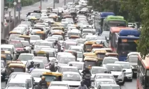 दिल्ली में मध्यम से भारी बारिश, यातायात बाधित होने की संभावना