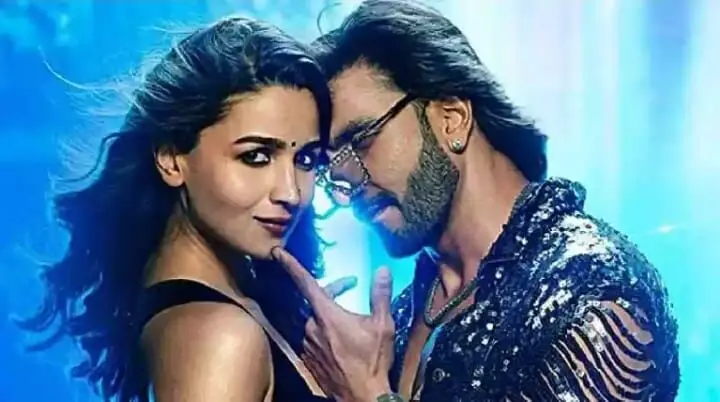 रॉकी और रानी की प्रेम कहानी रिव्यू: आलिया-रणवीर की एक्टिंग ने छुपाया खराब स्क्रीनप्ले को !