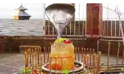 क्या आपको भारत के चमत्कारिक शिव मंदिर के बारे में पता है? दिन में दो बार गायब हो जाता है यह शिवलिंग क्या आपको भारत के चमत्कारिक शिव मंदिर के बारे में पता है? दिन में दो बार गायब हो जाता है यह शिवलिंग