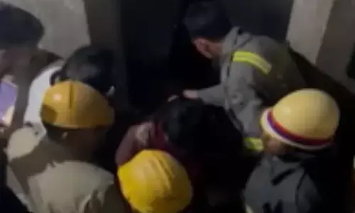 नोएडा की एक फैक्ट्री में लिफ्ट खराब होने से सुपरवाइजर की मौत हो गई