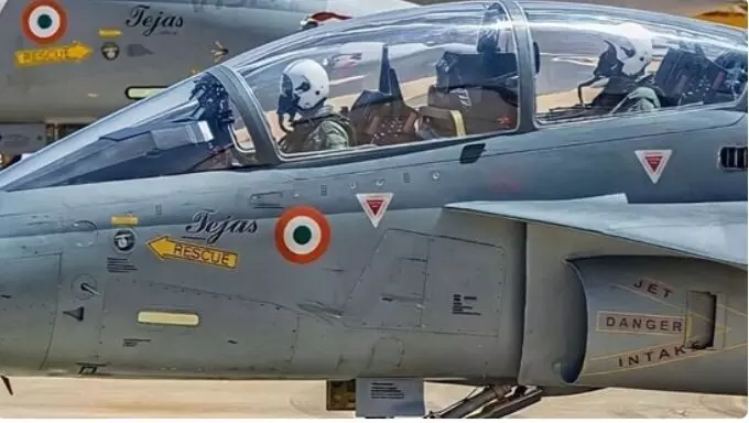 भारतीय वायु सेना ने घाटी में उड़ान के अनुभव के लिए तेजस जेट को भेजा कश्मीर भारतीय वायु सेना ने घाटी में उड़ान के अनुभव के लिए तेजस जेट को भेजा कश्मीर
