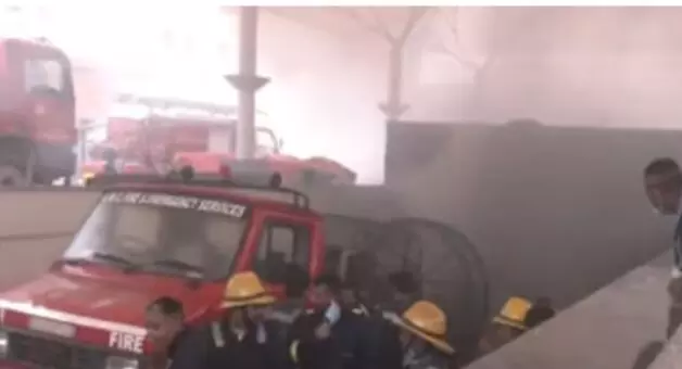 अहमदाबाद के अस्पताल में आग;निकाला गया 125 मरीजों को