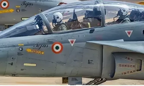 भारतीय वायु सेना ने घाटी में उड़ान के अनुभव के लिए तेजस जेट को भेजा कश्मीर भारतीय वायु सेना ने घाटी में उड़ान के अनुभव के लिए तेजस जेट को भेजा कश्मीर