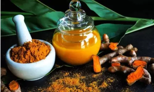 हल्दी जल के फायदे: स्वस्थ जीवन के लिए इसे अपने आहार में करें शामिल