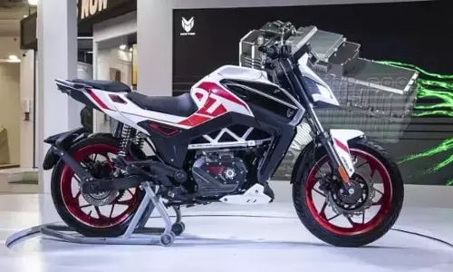 महज 6 सेकंड में मैटर ऐरा 5000+ पकड़ लेता है स्पीड, दुर्घटना होने पर स्वचालित रूप से सहायता केंद्र को करता है सूचित महज 6 सेकंड में मैटर ऐरा 5000+ पकड़ लेता है स्पीड, दुर्घटना होने पर स्वचालित रूप से सहायता केंद्र को करता है सूचित