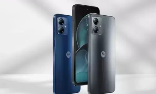 अपने बेजोड़ फीचर्स से ग्राहकों को लुभाने कल आ रहा है Moto G14; जाने कीमत, मुख्य विवरण अपने बेजोड़ फीचर्स से ग्राहकों को लुभाने कल आ रहा है Moto G14; जाने कीमत, मुख्य विवरण
