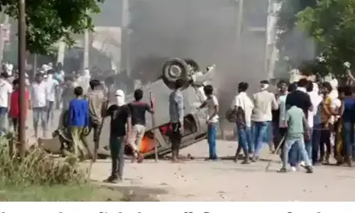 नूंह में यात्रा के दौरान सांप्रदायिक हिंसा,2 की मौत, इंटरनेट बंद नूंह में यात्रा के दौरान सांप्रदायिक हिंसा,2 की मौत, इंटरनेट बंद