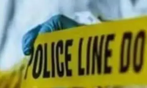 निजी कंपनी के कर्मचारी पर धोखाधड़ी से पत्नी को सालों तक पेरोल पर रखने का आरोप निजी कंपनी के कर्मचारी पर धोखाधड़ी से पत्नी को सालों तक पेरोल पर रखने का आरोप