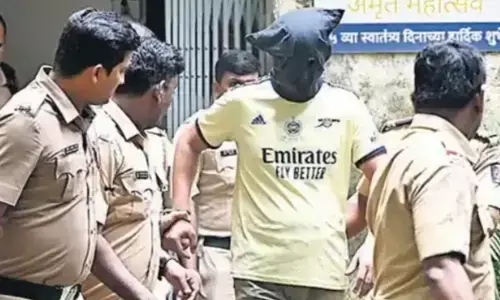 रेलवे पुलिसकर्मी ने अपनी ही गोली से पैसेंजर को मारी गोली तीन लोगों की हुई मौत