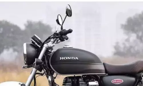 ऊबड़-खाबड़ सड़कों पर स्टाइल के साथ हाई परफॉर्मेंस देगी होंडा की नई बाइक; देखे कीमत, सुविधाएँ ऊबड़-खाबड़ सड़कों पर स्टाइल के साथ हाई परफॉर्मेंस देगी होंडा की नई बाइक; देखे कीमत, सुविधाएँ
