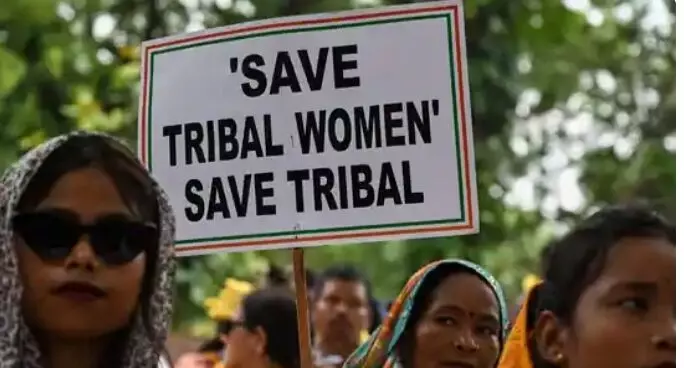 हत्या से लेकर हमले तक: 11 एफआईआर में मणिपुर में महिलाओं पर भयानक हमलों का विवरण हत्या से लेकर हमले तक: 11 एफआईआर में मणिपुर में महिलाओं पर भयानक हमलों का विवरण