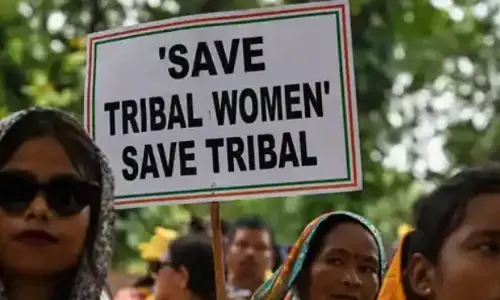 हत्या से लेकर हमले तक: 11 एफआईआर में मणिपुर में महिलाओं पर भयानक हमलों का विवरण हत्या से लेकर हमले तक: 11 एफआईआर में मणिपुर में महिलाओं पर भयानक हमलों का विवरण