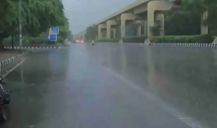 दिल्ली-NCR में अजीब मौसम से स्थानीय लोगों को परेशानी, सप्ताहांत के लिए देखें भविष्यवाणी दिल्ली-NCR में अजीब मौसम से स्थानीय लोगों को परेशानी, सप्ताहांत के लिए देखें भविष्यवाणी