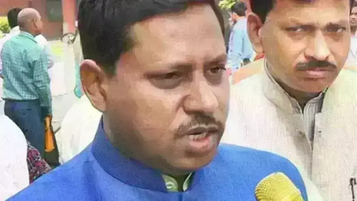 बीजेपी सांसद रामशंकर कठेरिया को हुई दो साल की सजा, संसद सदस्यता होगी समाप्त बीजेपी सांसद रामशंकर कठेरिया को हुई दो साल की सजा, संसद सदस्यता होगी समाप्त