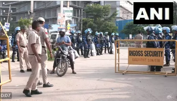 Haryana: हिंदू समाज की महापंचायत से पहले गुरुग्राम के तिघर गांव में भारी सुरक्षा का बंदोबस्त Haryana: हिंदू समाज की महापंचायत से पहले गुरुग्राम के तिघर गांव में भारी सुरक्षा का बंदोबस्त