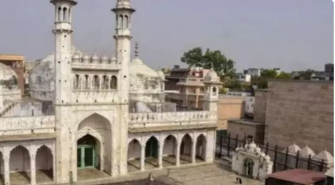 ज्ञानवापी मामला: एएसआई टीम ने मस्जिद परिसर में वैज्ञानिक सर्वेक्षण फिर से किया शुरू
