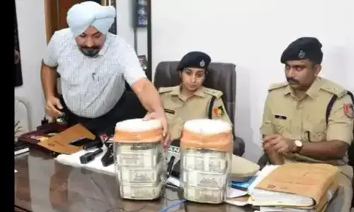 चंडीगढ़: बठिंडा के कारोबारी से एक करोड़ रुपये की रंगदारी मांगने वाला सब-इंस्पेक्टर बर्खास्त चंडीगढ़: बठिंडा के कारोबारी से एक करोड़ रुपये की रंगदारी मांगने वाला सब-इंस्पेक्टर बर्खास्त