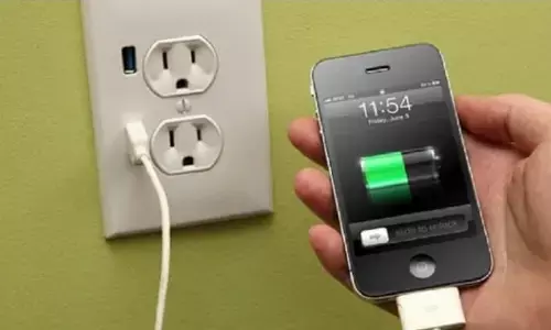 क्या आप भी फोन चार्ज करते समय कर रहे हैं ये गलतियां?तो सतर्क हो जाए