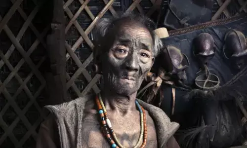 मणिपुर डायरी: हेड हंटर की वापसी और पूर्वोत्तर में औरतों की आजादी का मिथ, ये दूसरी रिपोर्ट है जिसमें आप सोच नहीं सकते है ये कौन सा भारत है!