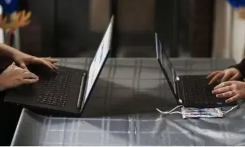 केंद्र ने फर्जी खबरें फैलाने के आरोप में 8 यूट्यूब चैनलों को कर दिया बंद केंद्र ने फर्जी खबरें फैलाने के आरोप में 8 यूट्यूब चैनलों को कर दिया बंद