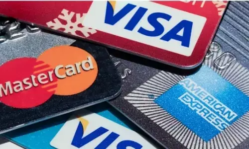 कर्ज से छुटकारा पाने के लिए क्रेडिट कार्ड की इन सामान्य गलतियों से रहें सावधान कर्ज से छुटकारा पाने के लिए क्रेडिट कार्ड की इन सामान्य गलतियों से रहें सावधान