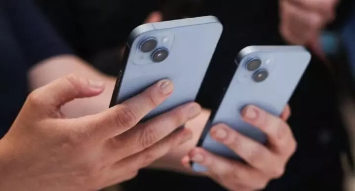 iPhone यूजर्स सावधान! ऑनलाइन फ्रॉड से बचने के लिए अभी बदलें अपनी सेटिंग iPhone यूजर्स सावधान! ऑनलाइन फ्रॉड से बचने के लिए अभी बदलें अपनी सेटिंग
