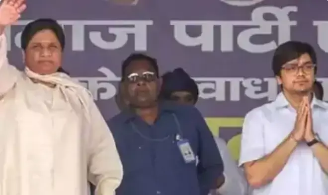 यूपी में मायावती अब बढ़ाएंगे अपने भतीजे आकाश का कद,2024 से पहले यूपी में लॉन्च की तैयारी यूपी में मायावती अब बढ़ाएंगे अपने भतीजे आकाश का कद,2024 से पहले यूपी में लॉन्च की तैयारी