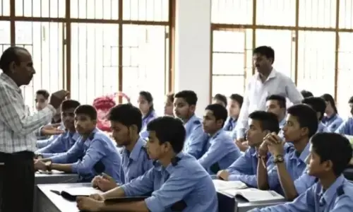 स्कूलों में मोबाइल फोन का उपयोग प्रतिबंधित, दिल्ली शिक्षा विभाग स्कूलों में मोबाइल फोन का उपयोग प्रतिबंधित, दिल्ली शिक्षा विभाग