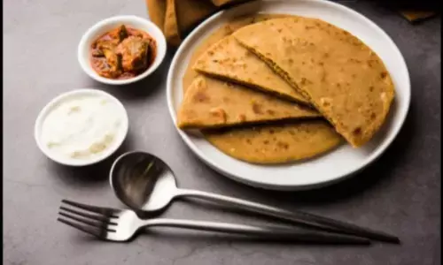 सत्तू पराठा: मिनटों में बनाएं ये आसान नाश्ता रेसिपी सत्तू पराठा: मिनटों में बनाएं ये आसान नाश्ता रेसिपी