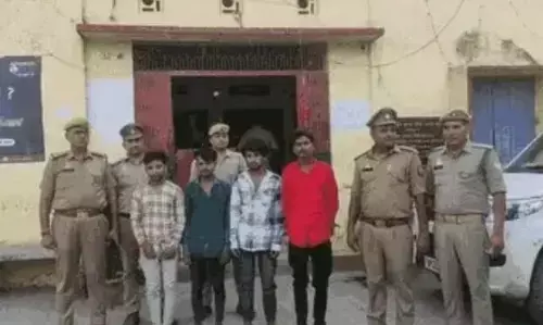 ऑटो से जबरदस्ती महिला को खींचकर की गई दरिंदगी 2 घंटे में गिरफ्तार कर 72 घंटे में पुलिस ने बनाई चार्जशीट ऑटो से जबरदस्ती महिला को खींचकर की गई दरिंदगी 2 घंटे में गिरफ्तार कर 72 घंटे में पुलिस ने बनाई चार्जशीट