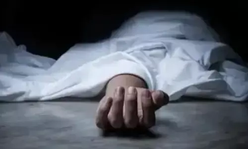 शख्स ने पहले बेटी की हत्या की, फिर शव को घुमाया गांव में,जाने पूरी कहानी शख्स ने पहले बेटी की हत्या की, फिर शव को घुमाया गांव में,जाने पूरी कहानी