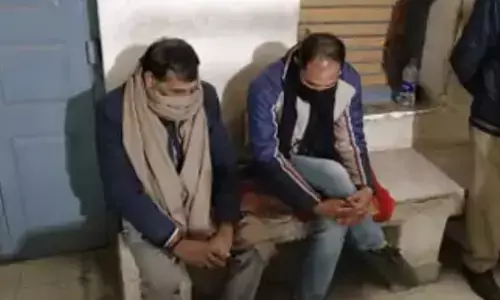 सहारनपुर में 2 लेखपाल, डॉक्टर, दरोगा, बाबू और होमगार्ड को पकड़ा एंटी करप्शन की टीम ने सहारनपुर में 2 लेखपाल, डॉक्टर, दरोगा, बाबू और होमगार्ड को पकड़ा एंटी करप्शन की टीम ने