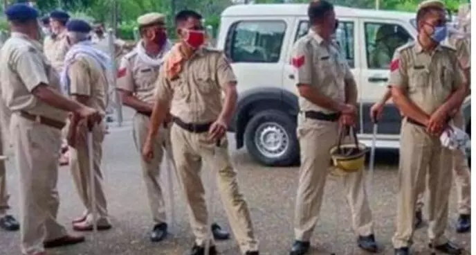 एटीएस द्वारा स्वतंत्रता दिवस पर आतंकी संदिग्ध की फिदायीन योजना का खुलासा करने के बाद इंटेल अलर्ट एटीएस द्वारा स्वतंत्रता दिवस पर आतंकी संदिग्ध की फिदायीन योजना का खुलासा करने के बाद इंटेल अलर्ट