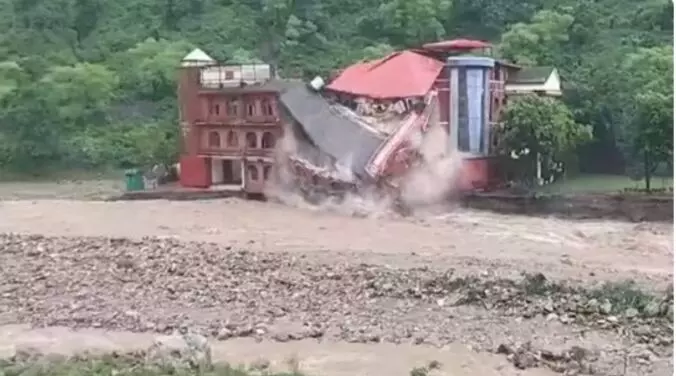 उत्तराखंड बारिश: देहरादून डिफेंस कॉलेज की इमारत गिरी
