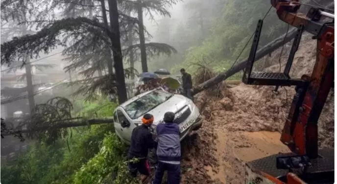 हिमाचल के सोलन में बादल फटने से सात की मौत; उत्तराखंड में मलबे में दबे वाहन: बारिश अपडेट हिमाचल के सोलन में बादल फटने से सात की मौत; उत्तराखंड में मलबे में दबे वाहन: बारिश अपडेट