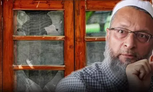 असदुद्दीन ओवैसी के दिल्ली स्थित सरकारी बंगले के टूटे हुए मिले शीशे, जांच में जुटी दिल्ली पुलिस असदुद्दीन ओवैसी के दिल्ली स्थित सरकारी बंगले के टूटे हुए मिले शीशे, जांच में जुटी दिल्ली पुलिस