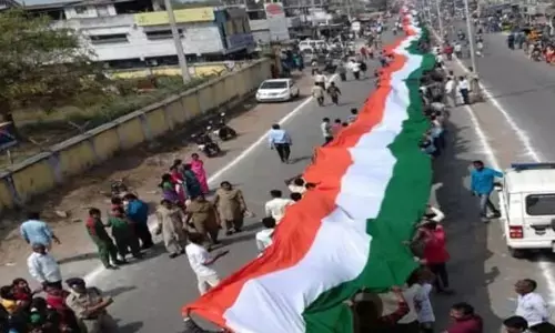 15 अगस्त को 1000 फीट लंबे तिरंगे का निकाला जाएगा जुलूस 15 अगस्त को 1000 फीट लंबे तिरंगे का निकाला जाएगा जुलूस