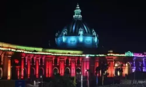 जाने लखनऊ में है स्वतंत्रता दिवस की कैसी धूम, लोगों ने पूरे शहर को कर दिया चकाचौंध जाने लखनऊ में है स्वतंत्रता दिवस की कैसी धूम, लोगों ने पूरे शहर को कर दिया चकाचौंध