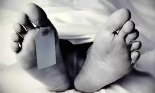 पत्नी, बेटे की बेरहमी से हत्या करने के अगले दिन आदमी की हुई मौत पुलिस बेटियों के बयान का कर रही है इंतजार