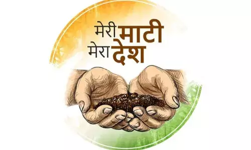 मिट्टी संग सेल्फी, मुस्लिम महिलाओं संग राखी : शिगूफे बाज शहंशाह के नए फरमान