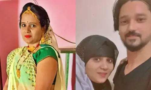 पति बच्चो को छोड़ प्रेमी संग सात समंदर पार पहुंची दीपिका, प्रेमी संग सेल्फी पति को व्हाट्स अप पर भेजी तो पता चला पति बच्चो को छोड़ प्रेमी संग सात समंदर पार पहुंची दीपिका, प्रेमी संग सेल्फी पति को व्हाट्स अप पर भेजी तो पता चला