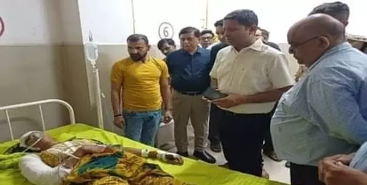 वृन्दावन में बालकनी गिरने से 5 श्रद्धालुओं की मौत, सीएम ने किया मुआवजे का ऐलान वृन्दावन में बालकनी गिरने से 5 श्रद्धालुओं की मौत, सीएम ने किया मुआवजे का ऐलान