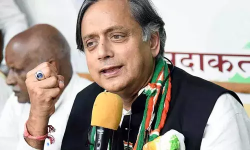 Shashi Tharoor praised PM Modis work read full news Shashi Tharoor praised PM Modis work read full news