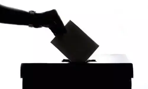 क्या आप वोट देते हैं? वोट न देने पर आदमी को 20 लाख रु की लगाई गई चोरी क्या आप वोट देते हैं? वोट न देने पर आदमी को 20 लाख रु की लगाई गई चोरी