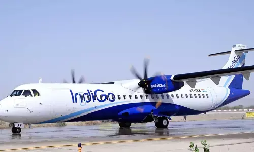 उड़ान से ठीक पहले बोर्डिंग गेट पर IndiGo पायलट हुआ बेहोश, अस्पताल ले जाते वक्त हुई मौत उड़ान से ठीक पहले बोर्डिंग गेट पर IndiGo पायलट हुआ बेहोश, अस्पताल ले जाते वक्त हुई मौत