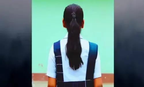 स्कूल की लैब में ले जाकर शिक्षक ने किया घिनौना काम स्कूल की लैब में ले जाकर शिक्षक ने किया घिनौना काम